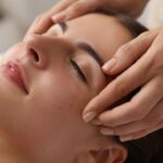 علاجات الوجه بين الرفاهية والضرورة.. دليلك لاختيار النوع الأنسب لبشرتكِ